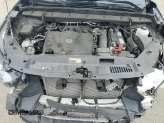2022 Toyota Highlander XLE with VIN 5TDGZRBH0NS204460, listed as a Copart auction lot 61422635 with 67,880 mi miles and Salvage title. Bid and sale history available at DreamBid. Image 12.