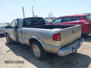 2001 Chevrolet S-10 LS with VIN 1GCDT19W41K181244, listed as a IAAI auction lot 42129845 with 183,368 mi miles and . Bid and sale history available at DreamBid. Image 14.