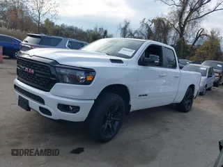 2022 Ram 1500 Big Horn z VIN 1C6SRFBT7NN375197, wystawiony jako IAAI lot #40824095 z przebiegiem 91 751 mil mil oraz . Historia ofert i sprzedaży dostępna na DreamBid. Obrazek 14.