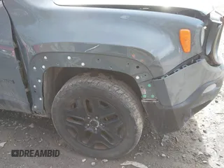 2018 Jeep Renegade Sport with VIN ZACCJBAB2JPH56754, listed as a IAAI auction lot 41541555 with 141,616 mi miles. Bid and sale history available at carsss.com. Image 21.