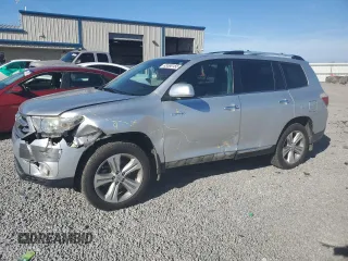 2013 Toyota Highlander Limited z VIN 5TDDK3EH2DS237121, wystawiony jako Copart lot #49590155 z przebiegiem 211 291 mil mil oraz Szkody całkowita. Historia ofert i sprzedaży dostępna na DreamBid. Obrazek 1.
