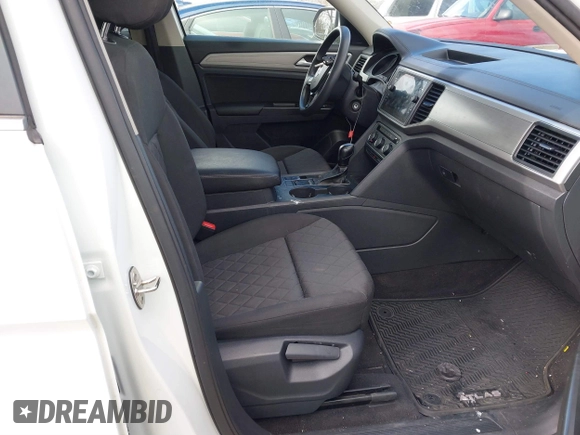 2018 Volkswagen Atlas Launch Edition with VIN 1V2BR2CA5JC513354, listed as a IAAI auction lot 41205605 with 99,793 mi miles and . Bid and sale history available at DreamBid. Image 5.