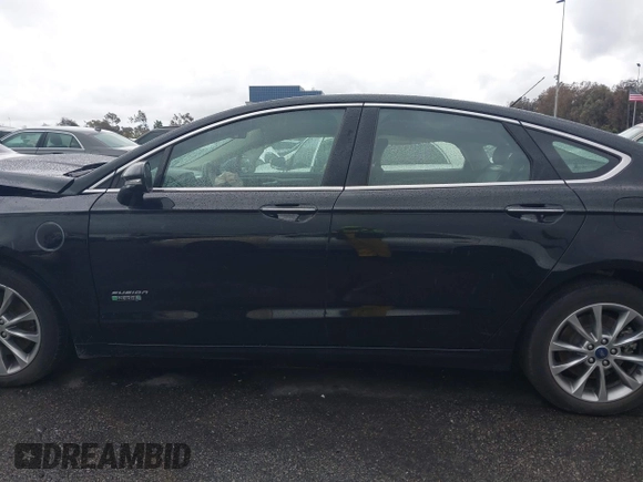 2018 Ford Fusion Energi SE with VIN 3FA6P0PU2JR277481, listed as a IAAI auction lot 41778140 with 51,933 mi miles. Bid and sale history available at carsss.com. Image 14.