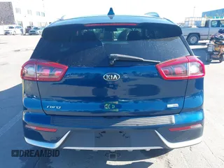 2017 Kia Niro LX with VIN KNDCB3LCXH5075222, listed as a IAAI auction lot 41526017 with 114,309 mi miles. Bid and sale history available at carsss.com. Image 17.