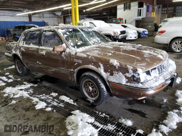 1986 Oldsmobile Cutlass z VIN 2G3AJ19R6G9345283, wystawiony jako Copart lot #41680155 z przebiegiem 30 900 mil mil oraz Tytuł czysty. Historia ofert i sprzedaży dostępna na DreamBid. Obrazek 4.