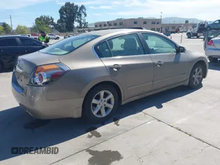 2008 Nissan Altima 2.5 SL with VIN 1N4AL21EX8N444962, listed as a IAAI auction lot 42024684 with 262,819 mi miles. Bid and sale history available at carsss.com. Image 4.