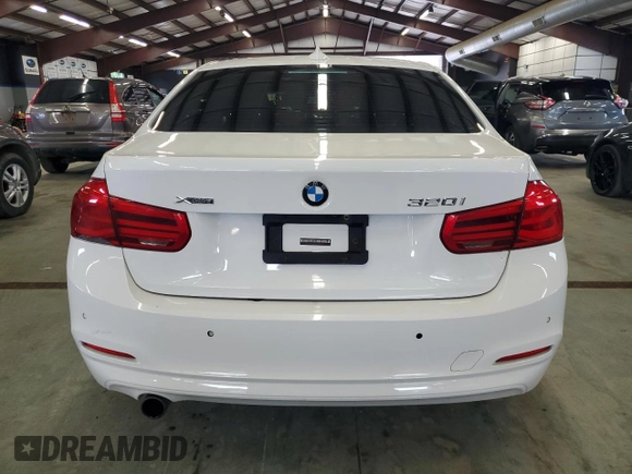 2017 BMW 3 Series 320i xDrive z VIN WBA8E5G50HNU41500, wystawiony jako Copart lot #61642765 z przebiegiem 156 574 mil mil oraz Czysty tytuł • Clean title. Historia ofert i sprzedaży dostępna na DreamBid. Obrazek 6.