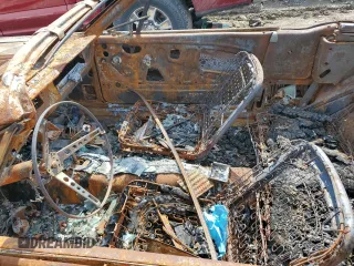 1965 Ford Mustang z VIN 5F08A751242, wystawiony jako Copart lot #52938995 z przebiegiem Nie podano mil oraz Szkody całkowita. Historia ofert i sprzedaży dostępna na DreamBid. Obrazek 7.