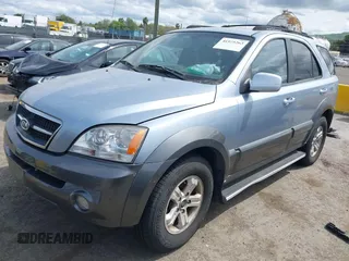 2004 Kia Sorento LX with VIN KNDJC733145251807, listed as a IAAI auction lot 41975263 with 172,247 mi miles. Bid and sale history available at carsss.com. Image 2.