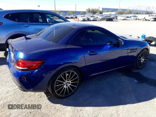 2018 Mercedes-Benz SLC 300 z VIN WDDPK3JA5JF153267, wystawiony jako Copart lot #40663664 z przebiegiem 45 281 mil mil oraz . Historia ofert i sprzedaży dostępna na DreamBid. Obrazek 3.