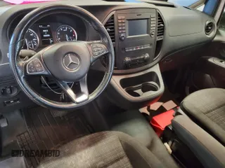 2020 Mercedes-Benz Metris Cargo z VIN W1YV0BEY9L3751435, wystawiony jako IAAI lot #42403878 z przebiegiem 100 256 mil mil oraz . Historia ofert i sprzedaży dostępna na DreamBid. Obrazek 10.