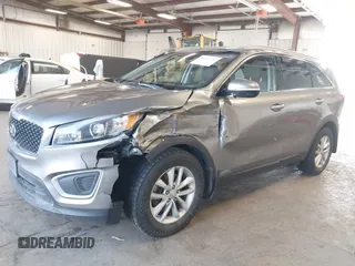 2016 Kia Sorento LX with VIN 5XYPGDA33GG047263, listed as a IAAI auction lot 41772680 with 146,683 mi miles. Bid and sale history available at carsss.com. Image 2.