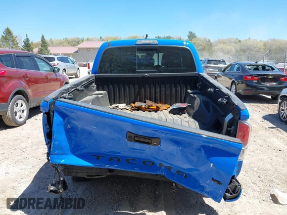 2020 Toyota Tacoma SR5 z VIN 3TMCZ5AN5LM337632, wystawiony jako IAAI lot #42203628 z przebiegiem 39 831 mil mil oraz . Historia ofert i sprzedaży dostępna na DreamBid. Obrazek 16.