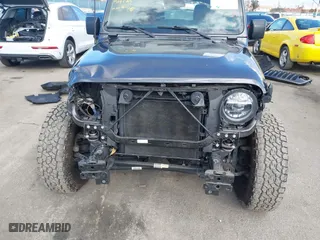 2020 Jeep Wrangler Unlimited Sport Altitude with VIN 1C4HJXDN4LW345855, listed as a IAAI auction lot 41550171 with 27,995 mi miles. Bid and sale history available at carsss.com. Image 6.