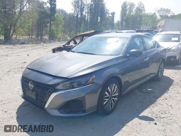 2024 Nissan Altima SV with VIN 1N4BL4DV8RN393037, listed as a IAAI auction lot 42019922 with 30,090 mi miles and . Bid and sale history available at DreamBid. Image 2.