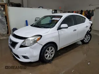 2012 Nissan Versa SV z VIN 3N1CN7AP1CL818012, wystawiony jako Copart lot #52804225 z przebiegiem 194 070 mil mil oraz Szkoda całkowita • Salvage title. Historia ofert i sprzedaży dostępna na DreamBid. Obrazek 1.