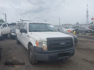 2013 Ford F-150 XL с VIN 1FTFX1CF6DKD28044, выставлен на аукционе IAAI как лот 42055409 с пробегом 261 777 миль миль и . История ставок и продаж доступна на DreamBid. Изображение 1.