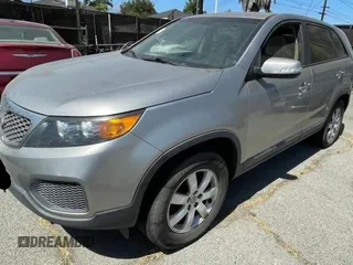 2012 Kia Sorento LX with VIN 5XYKT3A10CG304310, listed as a Copart auction lot 47502945 with 170,280 mi miles and Clean Title. Bid and sale history available at DreamBid. Image 2.