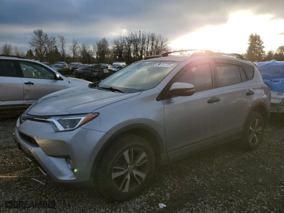 2018 Toyota RAV4 XLE with VIN 2T3WFREV2JW452594, listed as a Copart auction lot 54438415 with 158,526 mi miles and Salvage Title. Bid and sale history available at carsss.com. Image 1.