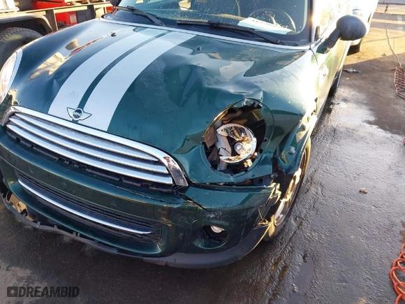 2013 MINI Cooper Clubman with VIN WMWZF3C57DT489934, listed as a IAAI auction lot 41290072 with 109,337 mi miles. Bid and sale history available at carsss.com. Image 6.