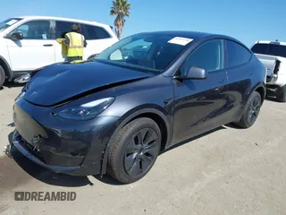 2024 Tesla Model Y z VIN 7SAYGDED4RF115252, wystawiony jako IAAI lot #42302658 z przebiegiem 7 365 mil mil oraz . Historia ofert i sprzedaży dostępna na DreamBid. Obrazek 19.