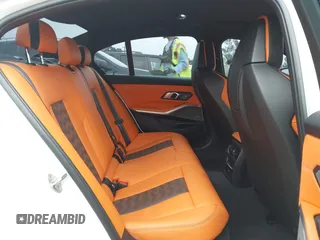 2022 BMW M3 Competition z VIN WBS33AY09NFL79043, wystawiony jako IAAI lot #42180934 z przebiegiem 31 837 mil mil oraz . Historia ofert i sprzedaży dostępna na DreamBid. Obrazek 8.