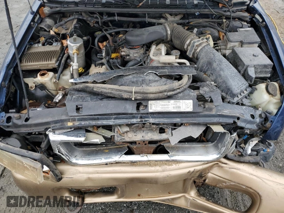 1999 GMC Jimmy SLE z VIN 1GKDT13W8X2545509, wystawiony jako Copart lot #81608944 z przebiegiem 130 881 mil mil oraz Szkoda całkowita • Salvage title. Historia ofert i sprzedaży dostępna na DreamBid. Obrazek 13.