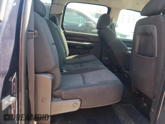 2011 Chevrolet Silverado 1500 LT with VIN 3GCPKSE30BG194468, listed as a Copart auction lot 48721875 with 186,102 mi miles and Salvage Title. Bid and sale history available at carsss.com. Image 10.