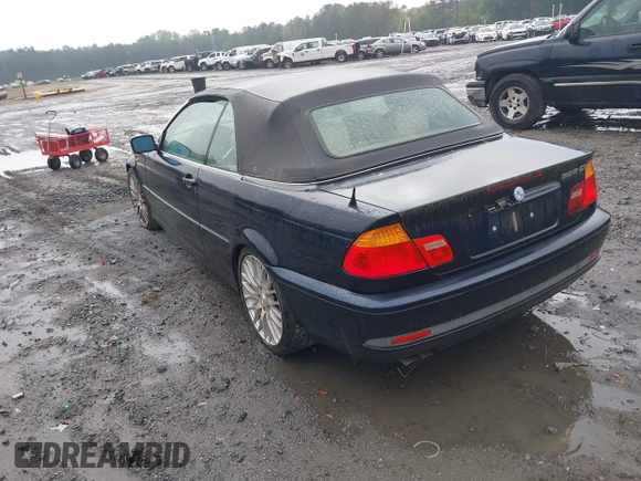 2004 BMW 3 Series 325Ci with VIN WBABW33404PL33722, listed as a IAAI auction lot 42107847 with 88,883 mi miles. Bid and sale history available at carsss.com. Image 3.