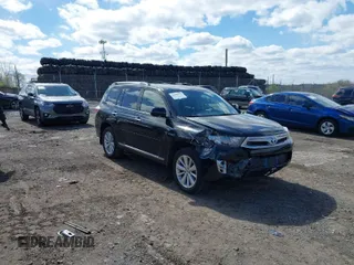 2013 Toyota Highlander Limited z VIN JTEDC3EHXD2016530, wystawiony jako IAAI lot #41988598 z przebiegiem 120 953 mil mil oraz . Historia ofert i sprzedaży dostępna na DreamBid. Obrazek 1.
