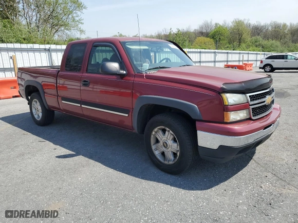 2006 Chevrolet Silverado 1500 LT2 with VIN 1GCEK19B16Z239586, listed as a Copart auction lot 54582435 with 214,211 mi miles and Clean Title. Bid and sale history available at carsss.com. Image 4.