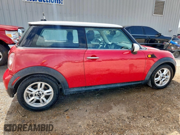 2011 MINI Hardtop with VIN WMWSU3C54BT095490, listed as a Copart auction lot 64220255 with 81,121 mi miles and Clean title. Bid and sale history available at DreamBid. Image 3.