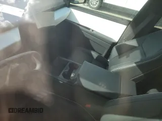 2024 Tesla Cybertruck Cyberbeast z VIN 7G2CEHEE6RA026631, wystawiony jako Copart lot #43527875 z przebiegiem Nie podano mil oraz Szkoda całkowita • Salvage title. Historia ofert i sprzedaży dostępna na DreamBid. Obrazek 8.