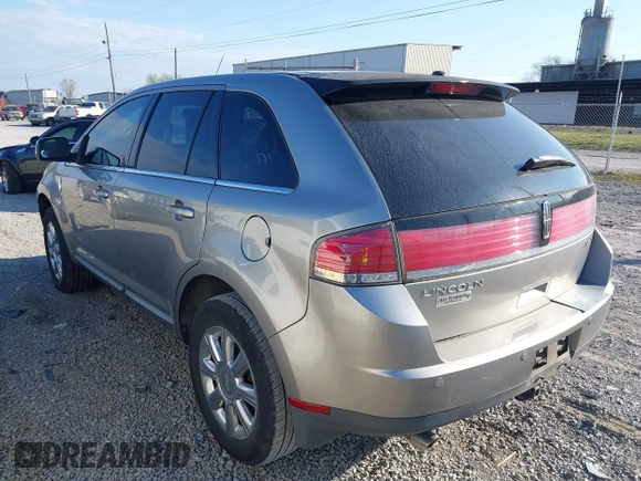 2008 Lincoln MKX with VIN 2LMDU68C98BJ12197, listed as a IAAI auction lot 41883988 with 147,142 mi miles. Bid and sale history available at carsss.com. Image 3.