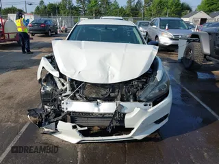 2017 Nissan Altima SR z VIN 1N4AL3AP3HC202002, wystawiony jako IAAI lot #42160655 z przebiegiem 174 226 mil mil oraz . Historia ofert i sprzedaży dostępna na DreamBid. Obrazek 12.