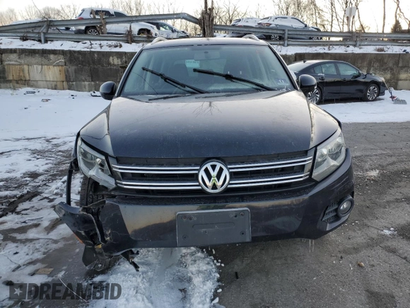 2013 Volkswagen Tiguan S с VIN WVGBV3AX2DW577716, выставлен на аукционе Copart как лот 85504974 с пробегом 101 532 миль миль и Списание • Salvage title. История ставок и продаж доступна на DreamBid. Изображение 5.