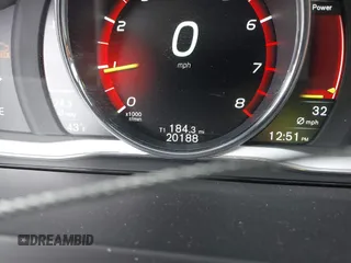 2017 Volvo S60 Inscription z VIN LYV402TK3HB196430, wystawiony jako IAAI lot #41301147 z przebiegiem 20 188 mil mil oraz . Historia ofert i sprzedaży dostępna na DreamBid. Obrazek 15.