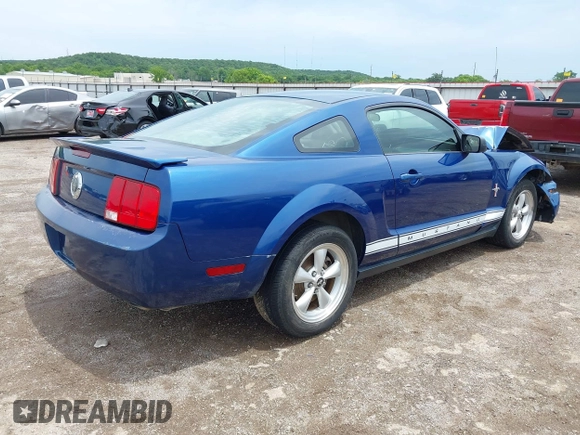 2008 Ford Mustang Deluxe with VIN 1ZVHT80NX85120503, listed as a IAAI auction lot 42530285 with 171,570 mi miles and . Bid and sale history available at DreamBid. Image 4.