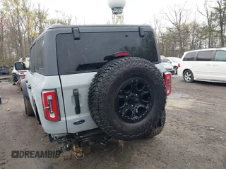 2024 Ford Bronco Wildtrak z VIN 1FMEE2BP4RLA65714, wystawiony jako IAAI lot #42028101 z przebiegiem 5478 mil mil oraz . Historia ofert i sprzedaży dostępna na DreamBid. Obrazek 16.