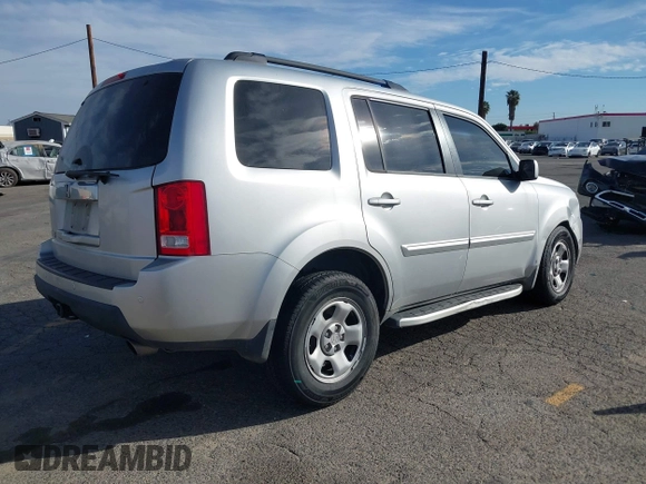 2010 Honda Pilot EX with VIN 5FNYF3H46AB006074, listed as a IAAI auction lot 41659974 with 182,375 mi miles and . Bid and sale history available at carsss.com. Image 4.