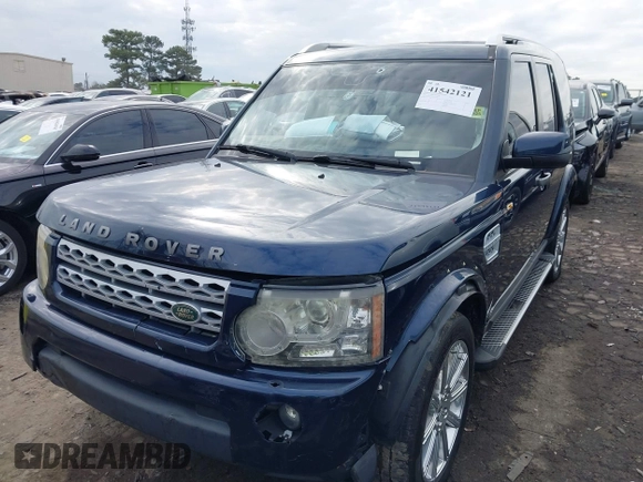 2011 Land Rover LR4 HSE z VIN SALAG2D4XBA576516, wystawiony jako IAAI lot #41542121 z przebiegiem 101 750 mil mil oraz . Historia ofert i sprzedaży dostępna na DreamBid. Obrazek 6.