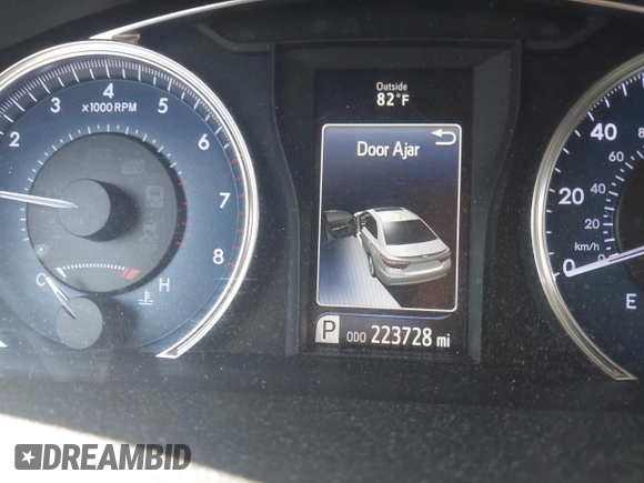 2015 Toyota Camry XLE with VIN 4T1BF1FK3FU946774, listed as a IAAI auction lot 42058085 with 223,728 mi miles and . Bid and sale history available at DreamBid. Image 14.