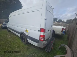 2011 Mercedes-Benz Sprinter with VIN WD3PE8CB7B5559847, listed as a Copart auction lot 44624965 with 368,370 mi miles and Clean Title. Bid and sale history available at carsss.com. Image 3.