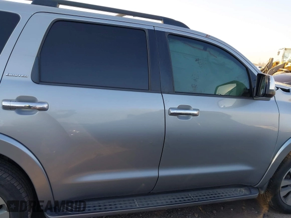 2015 Toyota Sequoia Limited with VIN 5TDJW5G14FS124552, listed as a IAAI auction lot 41692068 with 170,397 mi miles. Bid and sale history available at carsss.com. Image 13.