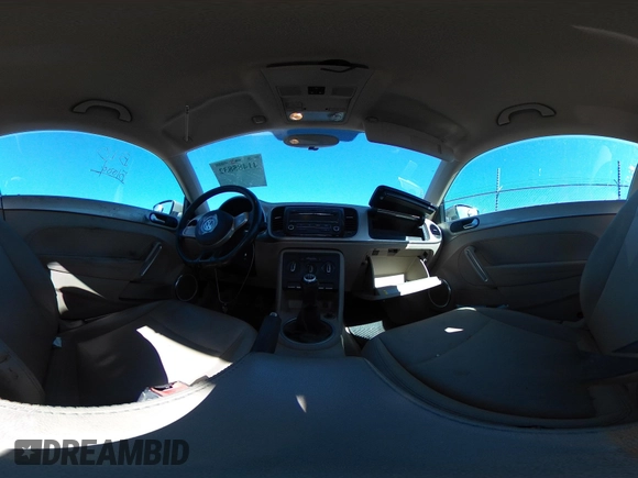 2013 Volkswagen Beetle с VIN 3VWHX7AT0DM663696, выставлен на аукционе IAAI как лот 41485832 с пробегом 111 465 миль миль и . История ставок и продаж доступна на DreamBid. Изображение 18.
