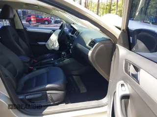 2013 Volkswagen Jetta SE with VIN 3VWDX7AJ9DM253430, listed as a IAAI auction lot 41997354 with 97,493 mi miles and . Bid and sale history available at DreamBid. Image 5.