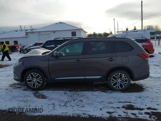 2016 Mitsubishi Outlander SE with VIN JA4AZ3A33GZ051271, listed as a IAAI auction lot 41161321 with 61,306 mi miles and . Bid and sale history available at DreamBid. Image 15.