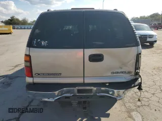 2000 Chevrolet Suburban LT with VIN 3GNEC16T2YG136424, listed as a Copart auction lot 74735894 with 495,172 mi miles and Salvage Title. Bid and sale history available at carsss.com. Image 6.