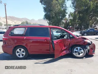 2020 Toyota Sienna LE Auto Access Seat с VIN 5TDKZ3DC7LS060864, выставлен на аукционе IAAI как лот 42518168 с пробегом 58 724 миль миль и . История ставок и продаж доступна на DreamBid. Изображение 13.