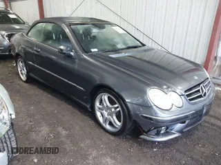 2008 Mercedes-Benz CLK 550 with VIN WDBTK72F38T090688, listed as a IAAI auction lot 41854816 with 238,342 mi miles and . Bid and sale history available at DreamBid. Image 1.
